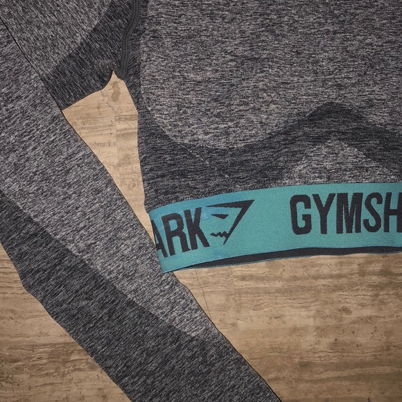 Gym shark top - Picture 2 of 4